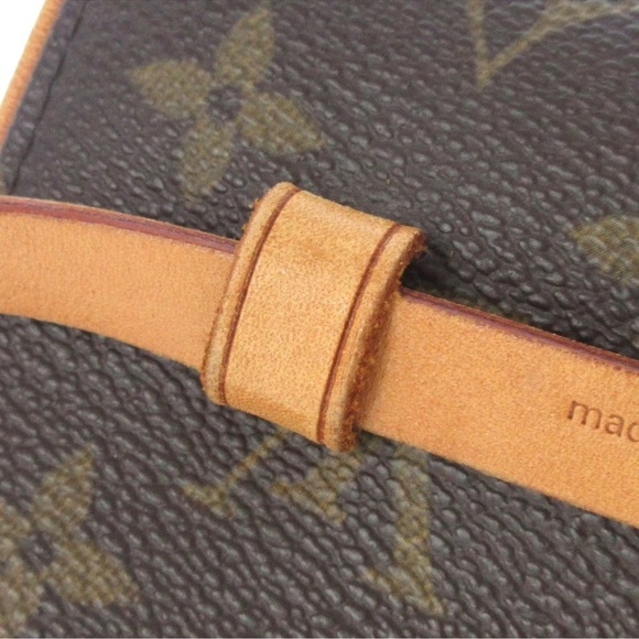 Louis Vuitton Pochette Florentine - Picture 11 of 15